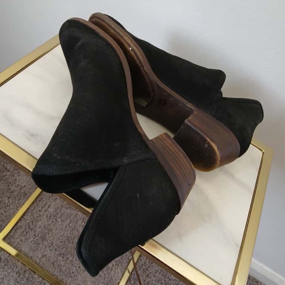 Lucky Brand Baley Perforated Suede Ankle Black Bootie. Women's Size 11 - Picture 4 of 8